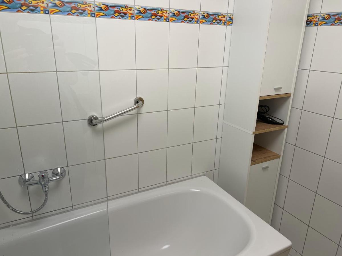 Jena City Apartment, Balkon, Sonnig, Wifi, Parkplaetze, Naehe Zentrum Exterior foto